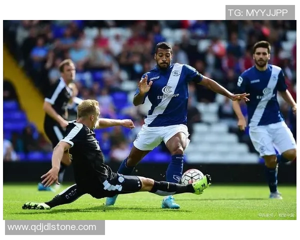 伯明翰主场迎战哈德斯菲尔全力争胜的精彩对决分析